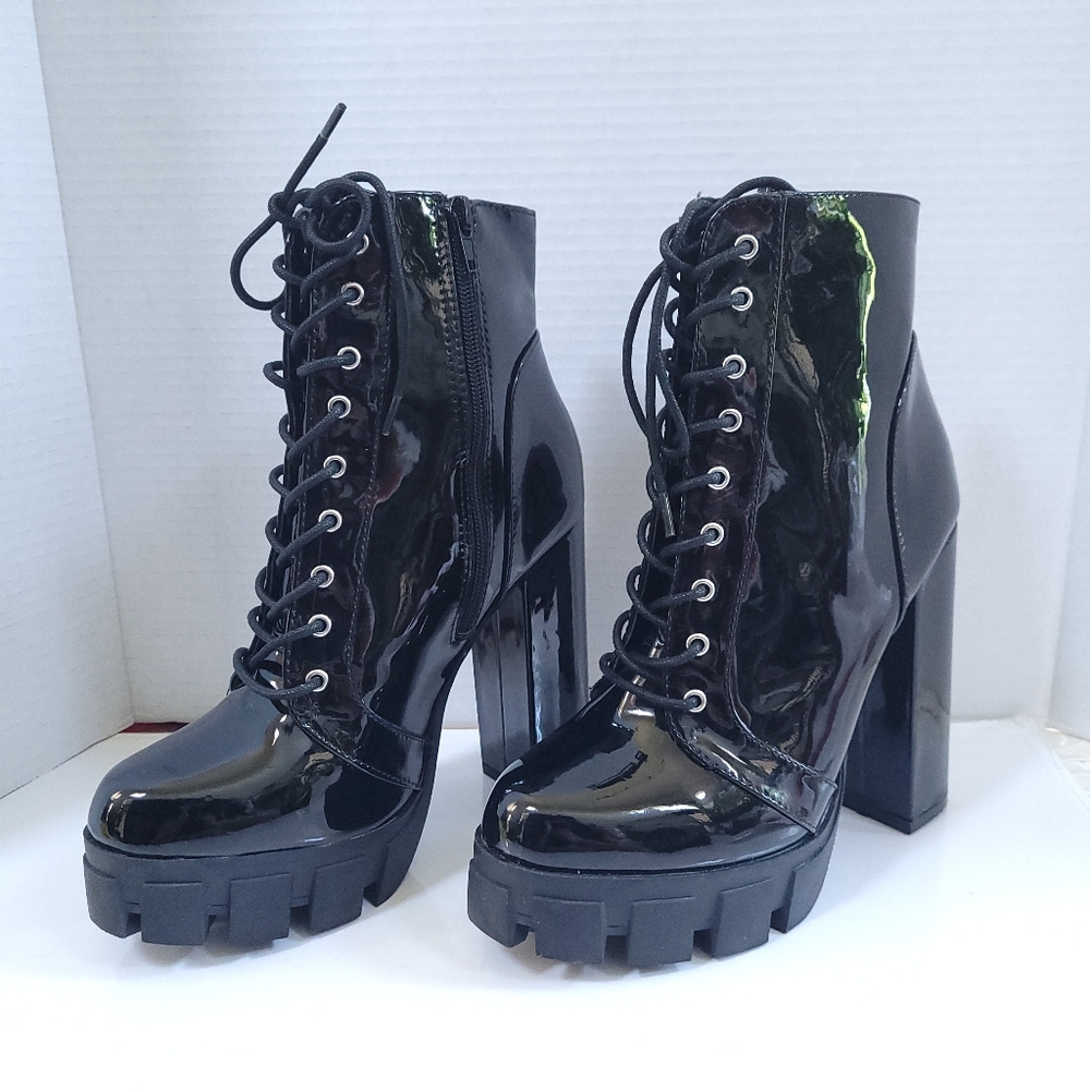 Wild diva Vivian black patent Chunky Heel platforms. Ankle boots, no box.
